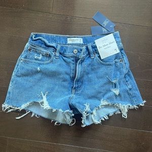 Abercrombie curve love mom shorts